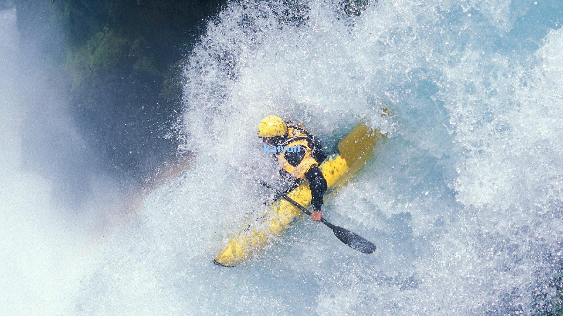 400公里的远征!日本第3级联赛客队球迷的狂热信仰,照亮地区足球的暗夜