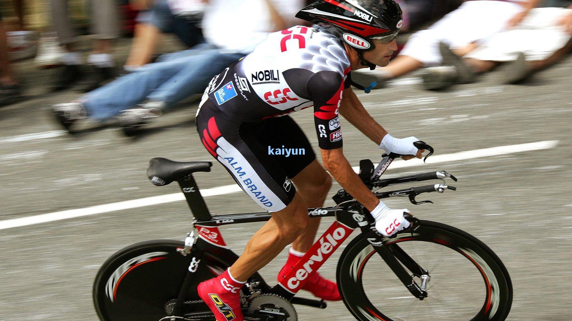 卡里克力压索尔斯克亚获临时帅位，曼联高层看重其欧冠经验与战术革新