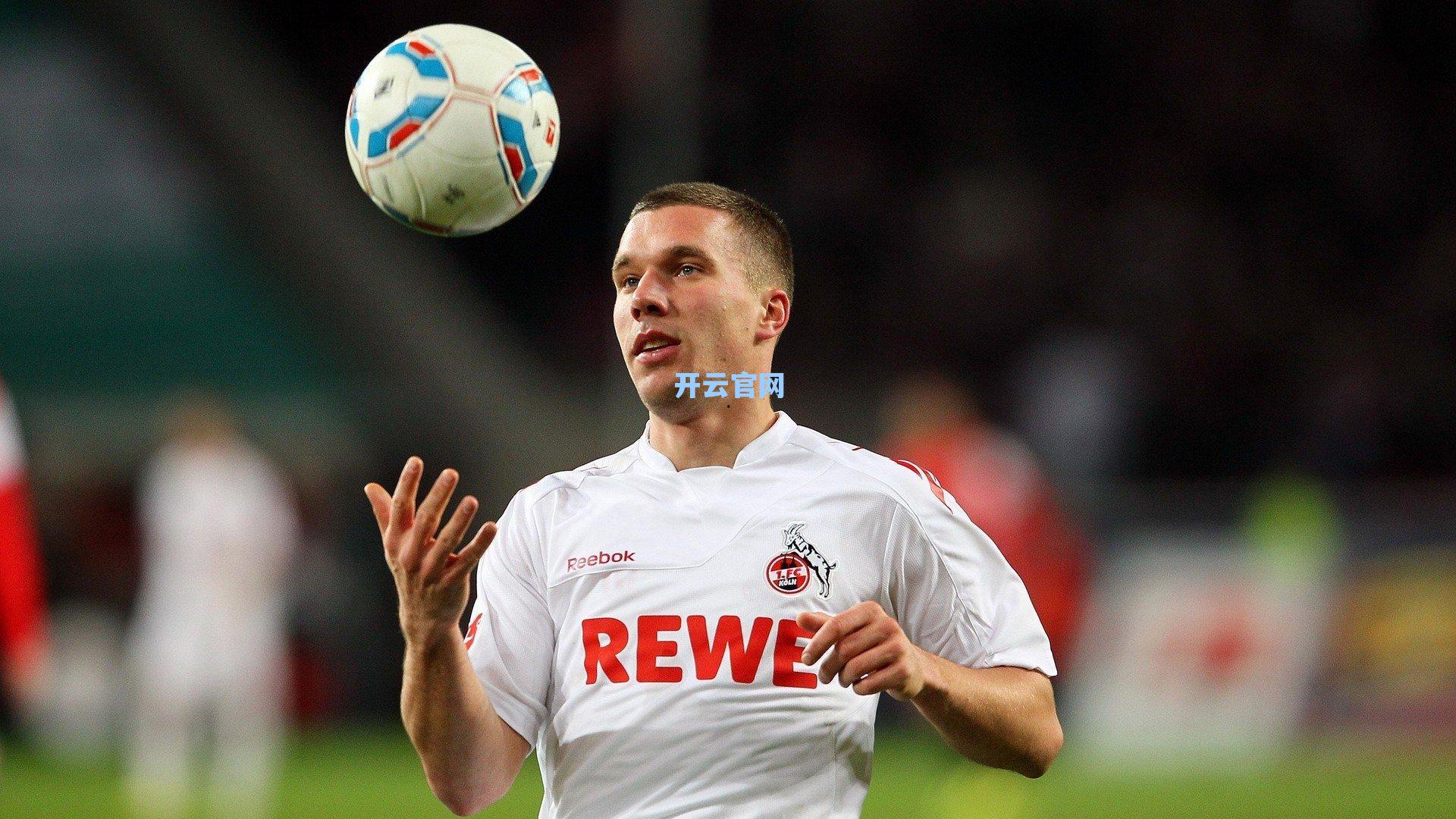 世体民调揭示巴萨冬窗补强焦点，超四成球迷呼吁签中锋，后防升级呼声紧随其后